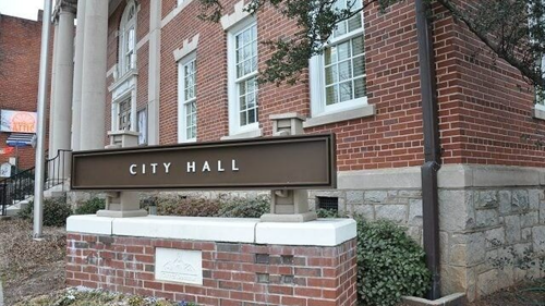 Decatur commission to discuss pay raises for city employees